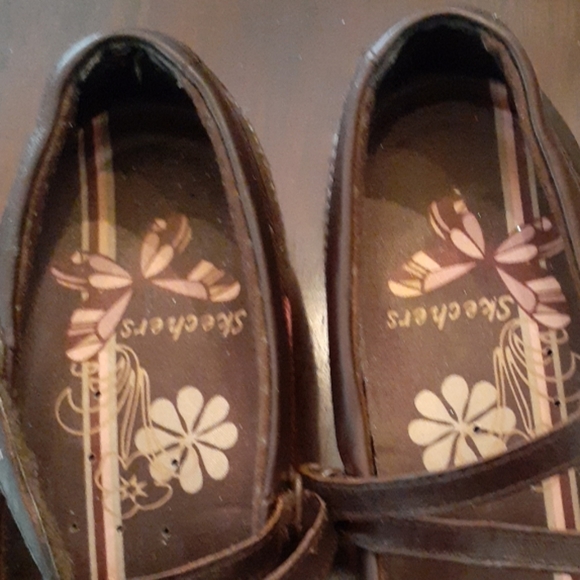 Sketchers Shoes - Picture 3 of 4